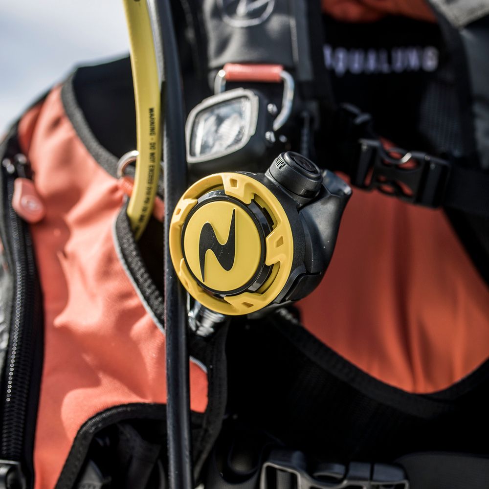 What’s in the box - PRO OCTOPUS - Dive Regulator