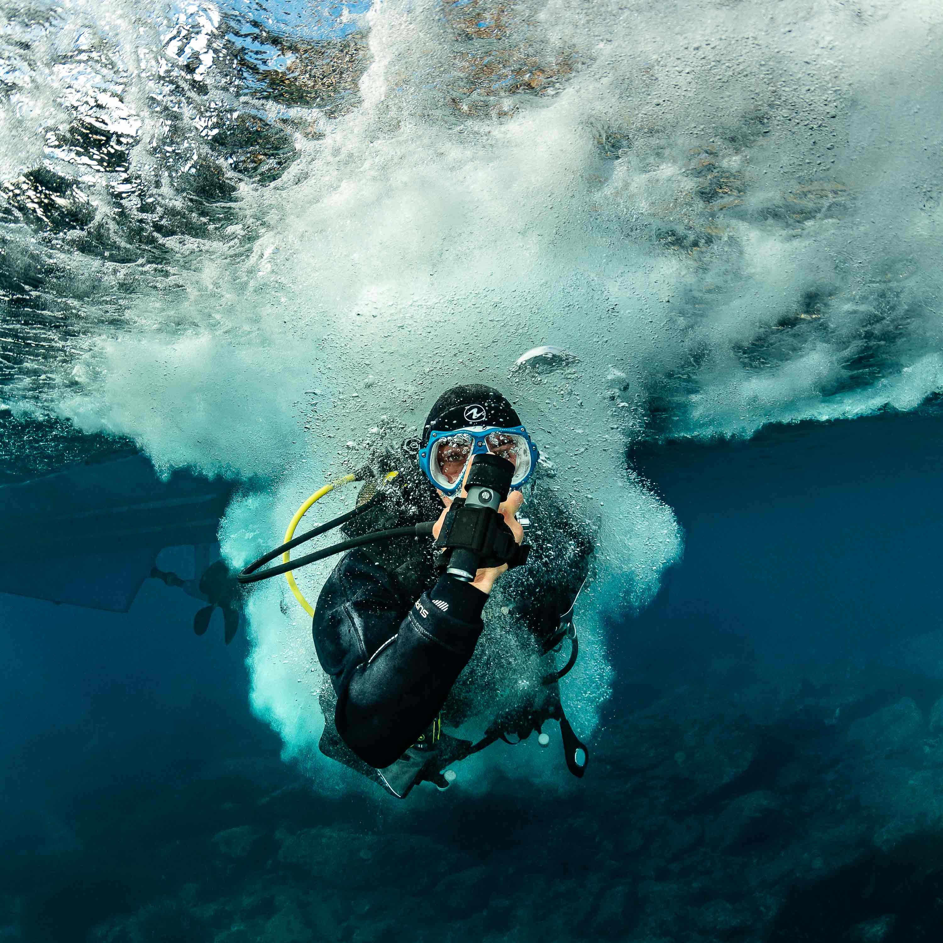 What’s in the box - MBS - Dive Regulator