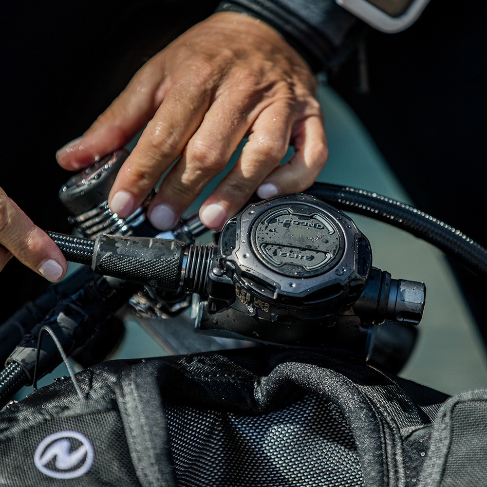 What’s in the box - ELITE BLACK EDITION - Dive Regulator