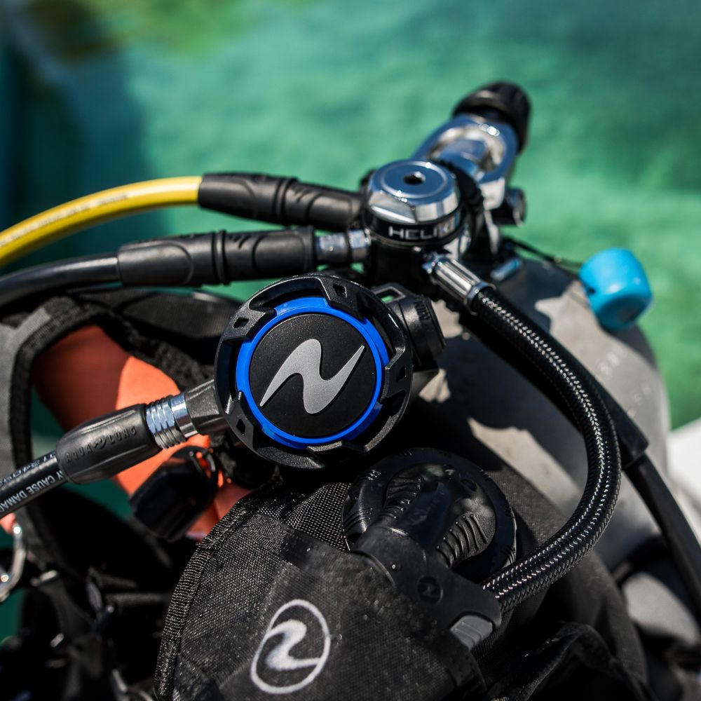 What’s in the box - HELIX - Dive Regulator